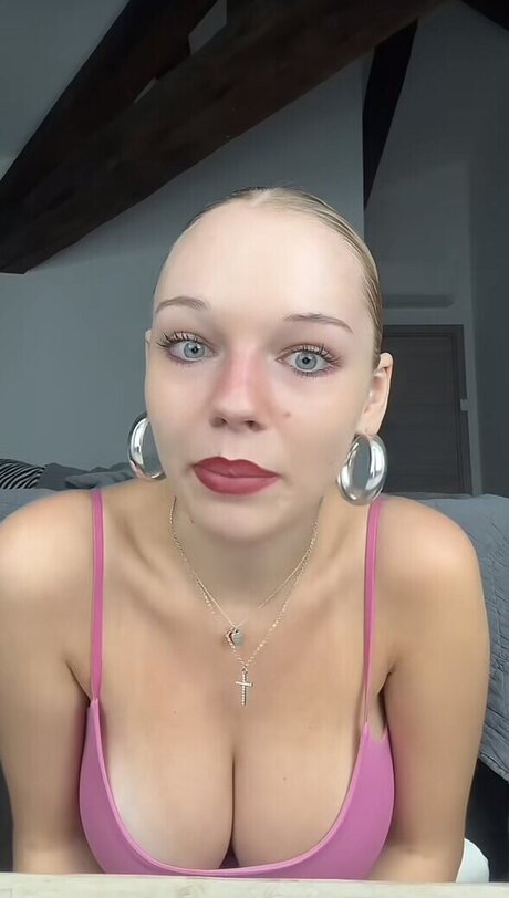 Leni Bahr adult star img