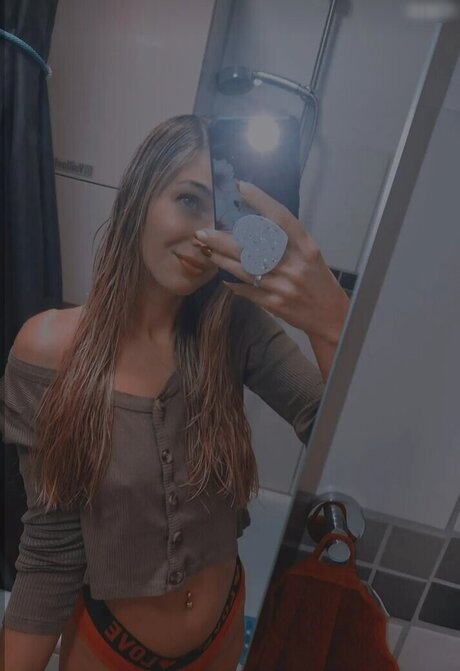 mature fake tits onlyfans top img