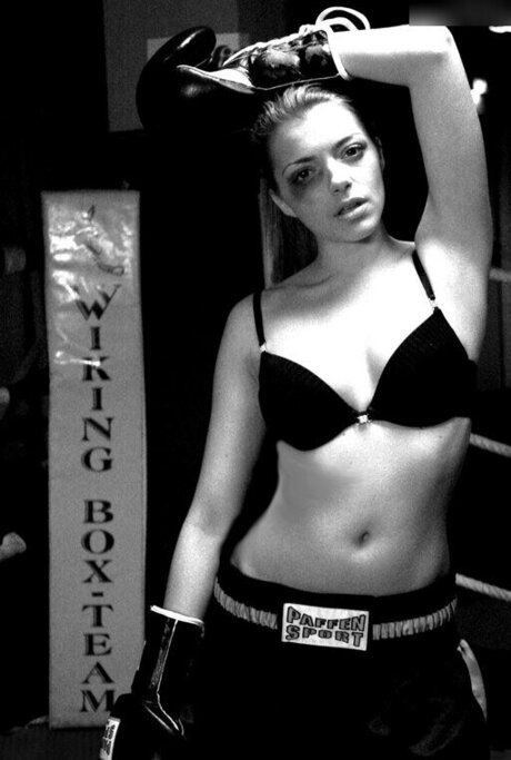 Anne Menden beautiful actress photo