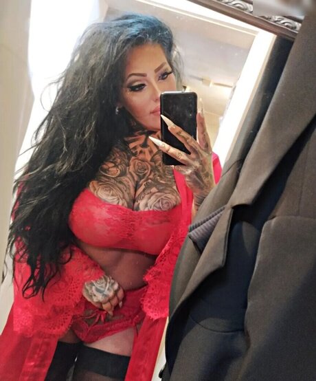 Ashley Cumstar pornographic model pics