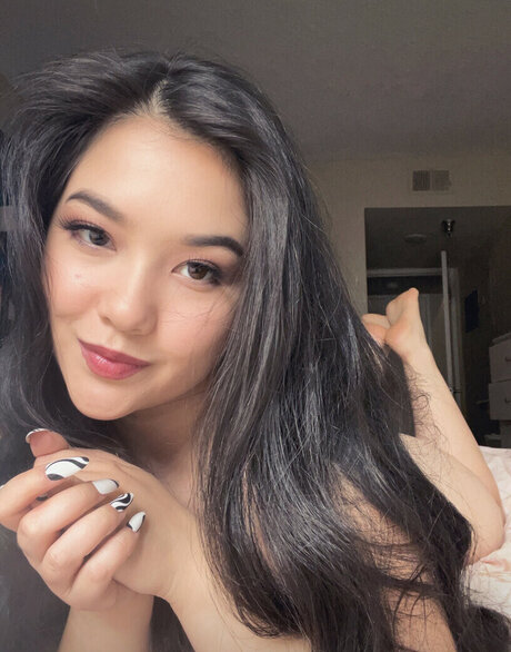 Sonia Elsie ASMR star hd img