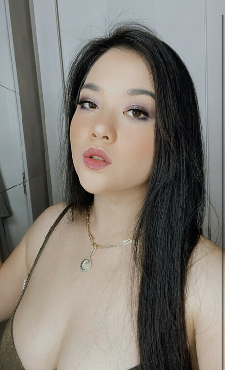Sonia Elsie ASMR model high quality pic