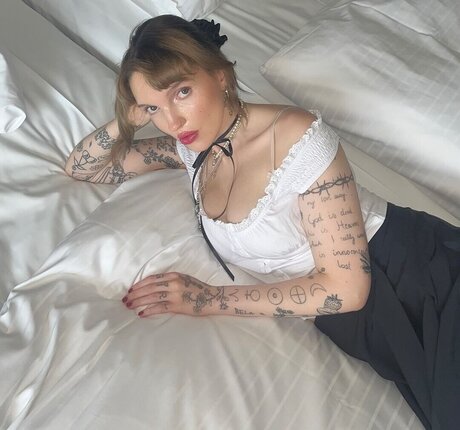 Mia Morgan naked star img
