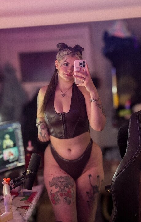 Feneliactx pornstar nudes photos