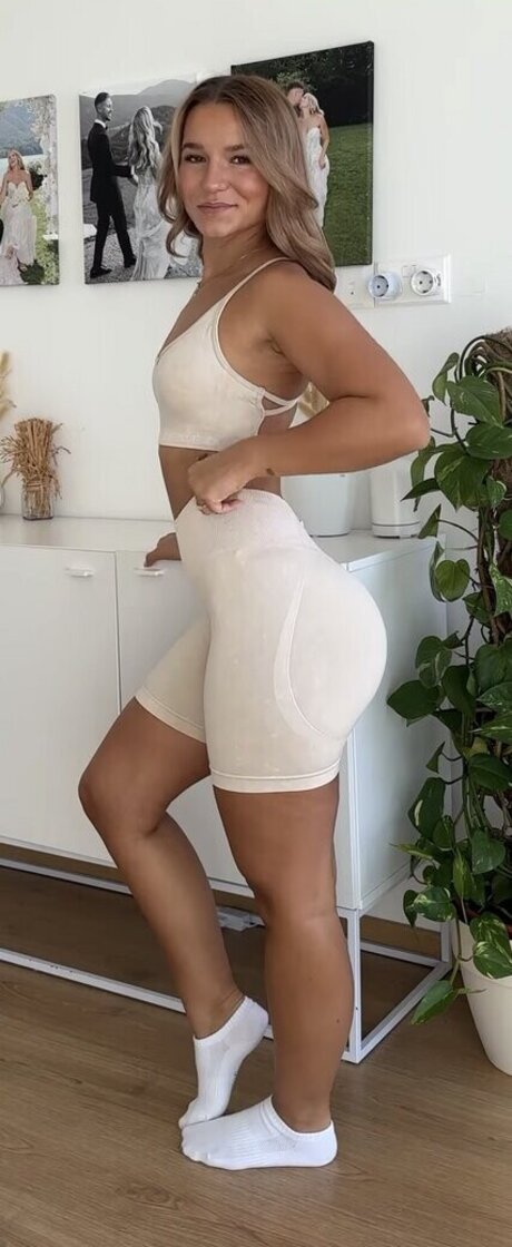 Alina Wachinger pornstar exclusive images