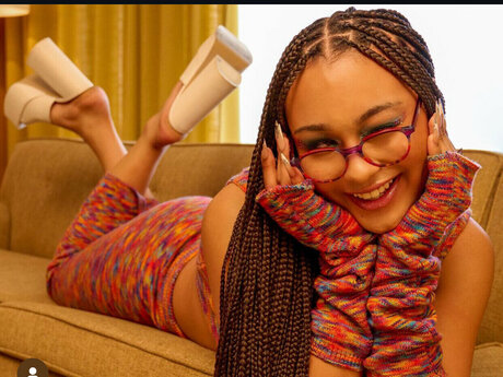 veondremitchell model nude image