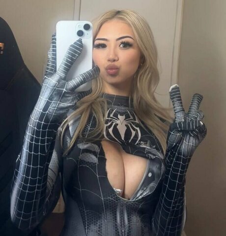 famous girls onlyfans pornographic images