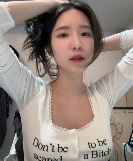 Mena Noona model pornographic image
