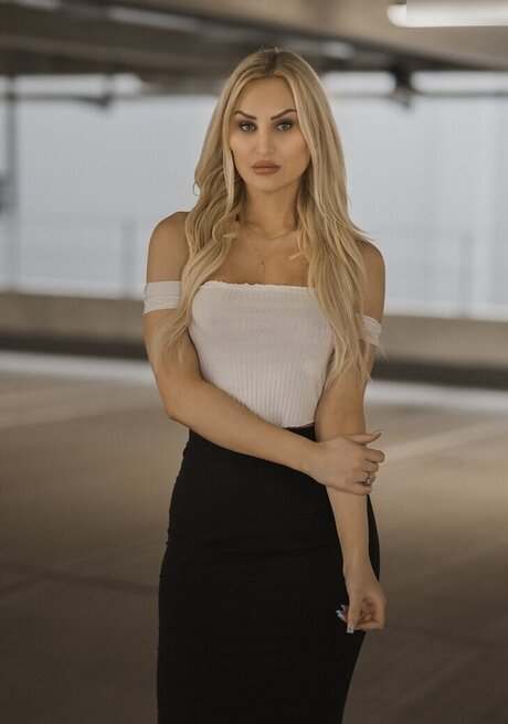 Giulie Hope Santana model erotic galleries