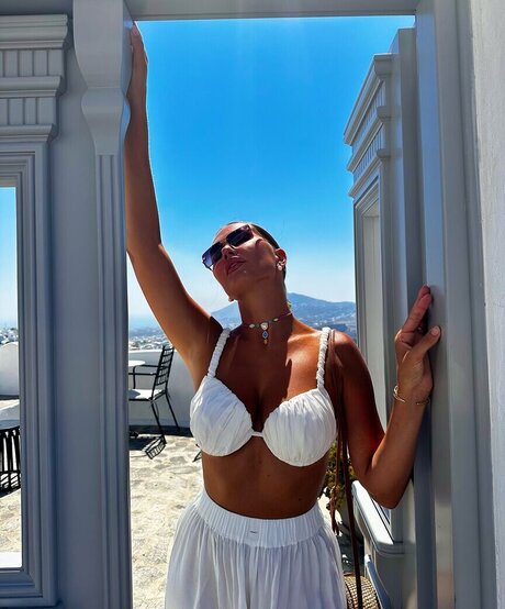 Polina Grace model top photos