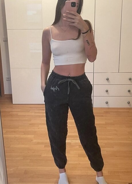 Larissaxra hot actress photo