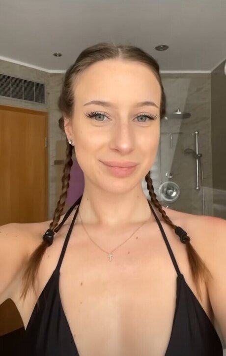 Larissaxra pornstar hd pics