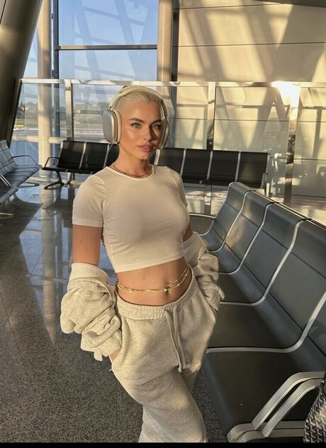 Kim Schiele model hd gallery