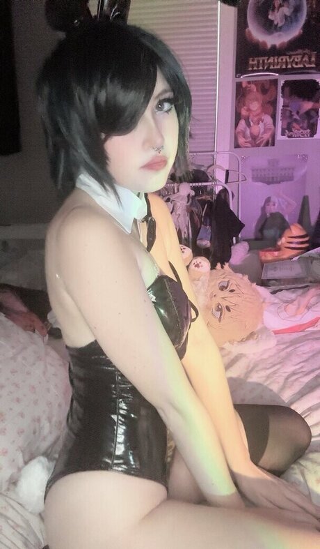 rattled bones beautiful model pic