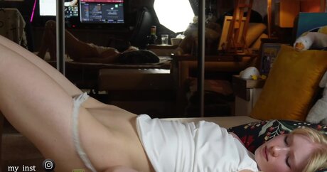 BestBlondiiecb nice star img