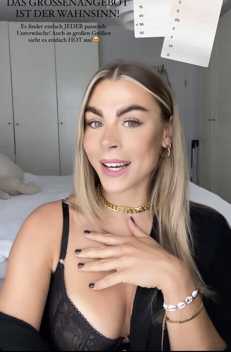 mature squirt onlyfans nude images