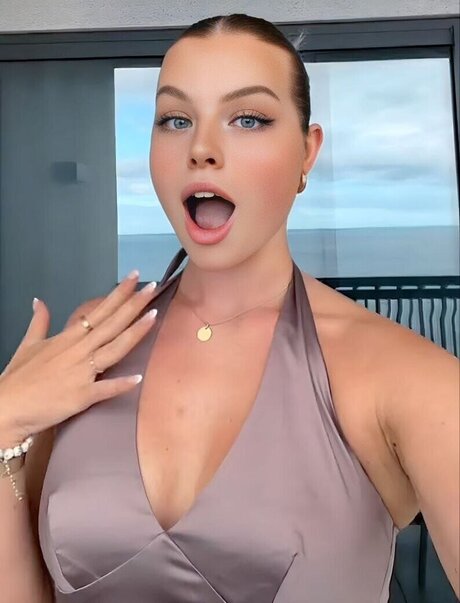 curvy naked onlyfans sexy nudes photos