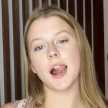 Hannah Becker model porn image