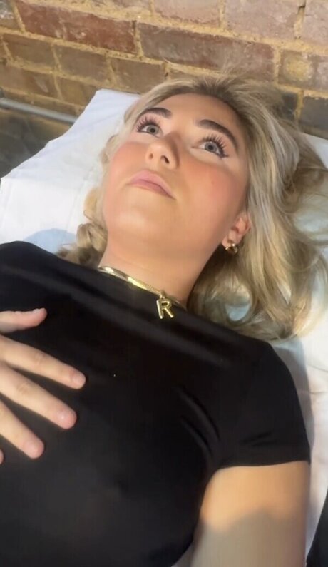 pawg selfie onlyfans hd images