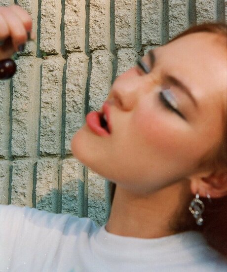 Lola Tung free star archive