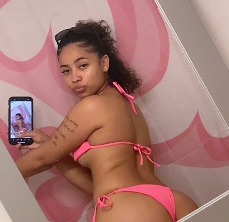 Nyah Marie top model photos