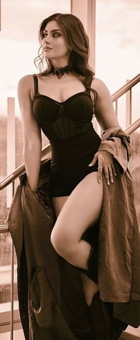 Yesha Sagar model sexy pic