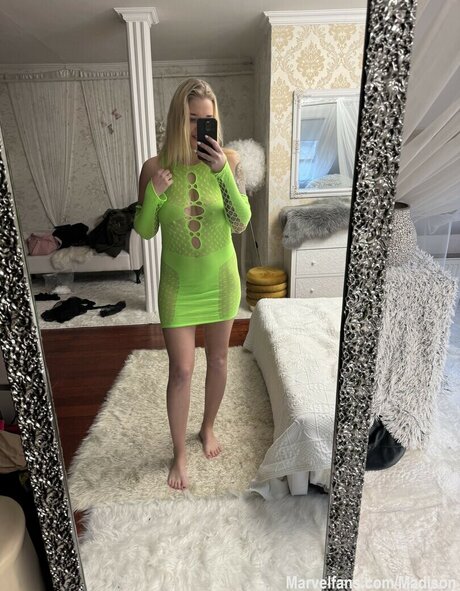 TeenMarvel erotic star picture