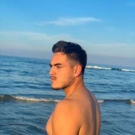 Jonathan De la Cruz nice actress image