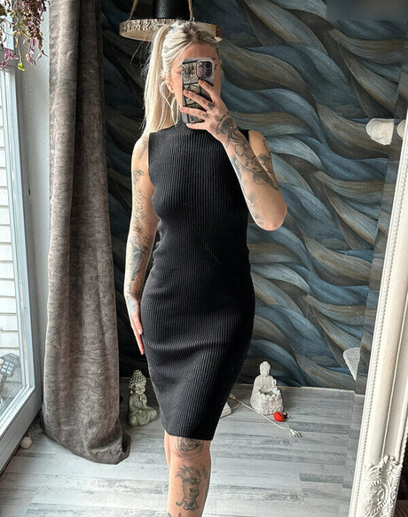 schoolgirl onlyfans exclusive images