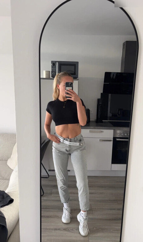 asian lesbians onlyfans top photos