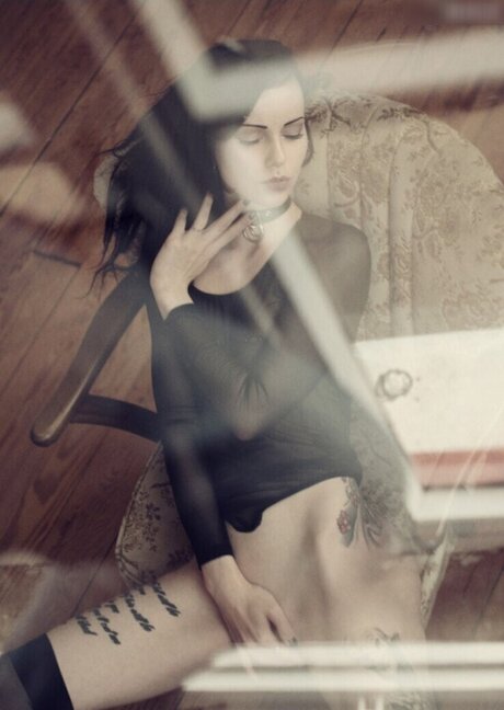 VipersDoll naked model img