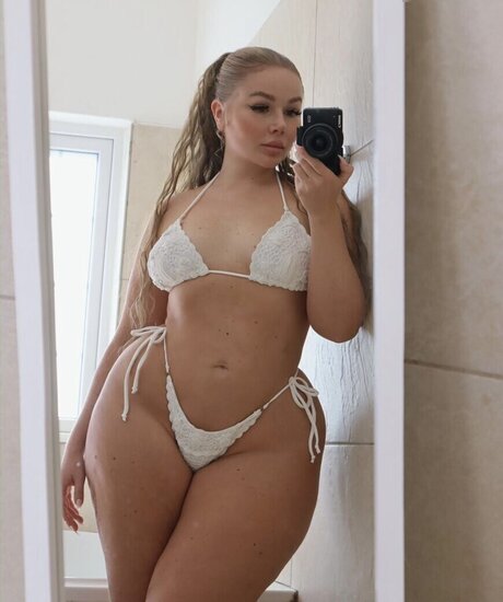Emma Christina star naked images