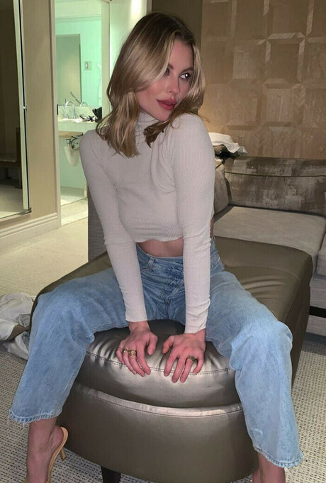 Emily Bishop porn actress pic