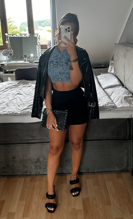 short hair teen onlyfans nude img
