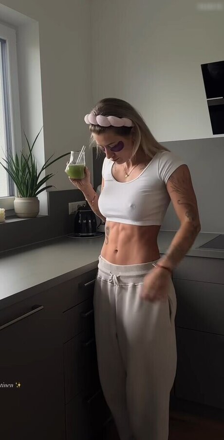Lenaajoy star sexy image