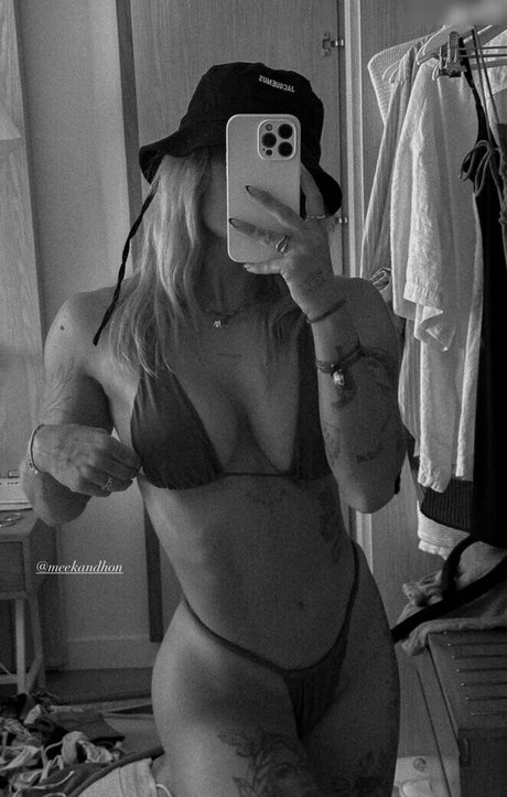 Lenaajoy model nude galleries