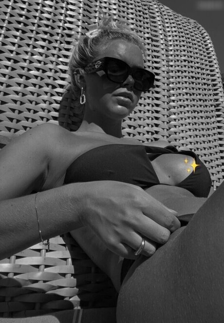 Anna Maria Schimanski model art galleries