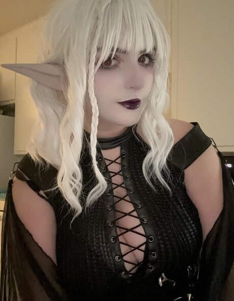 Aretteepls free pornstar photo
