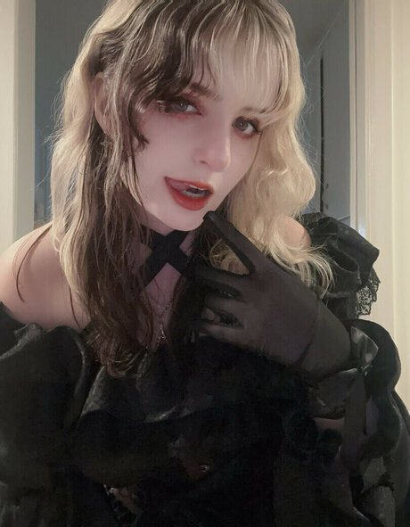 Aretteepls pretty model picture
