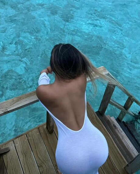 Cutelucia sexy model pictures