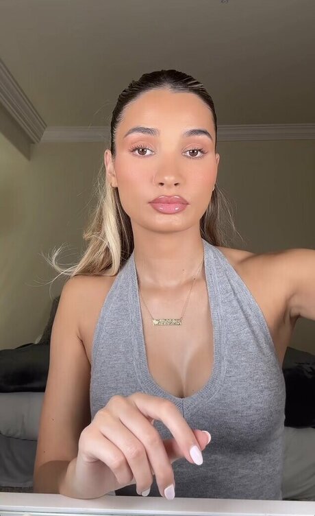 Pia Mia Perez hd model galleries