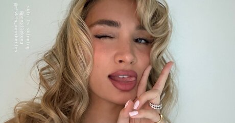 Pia Mia Perez pornstar beautiful img