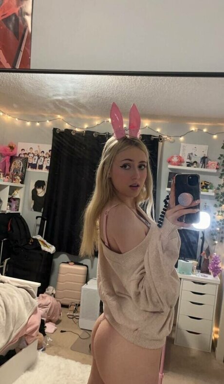 QoR Saige pornstar sexy pics