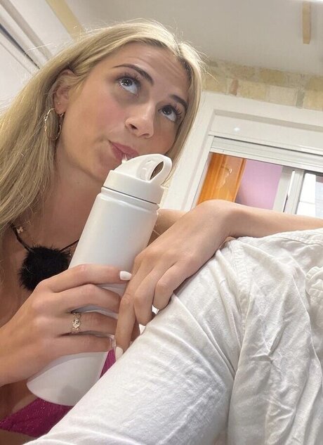 Vanessa Wende model pornographic photo