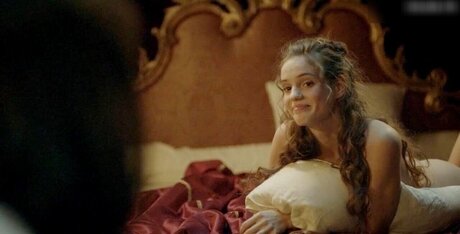 Versailles Fernsehserie  naked star galleries