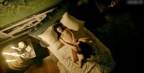 Versailles Fernsehserie sexy actress pics