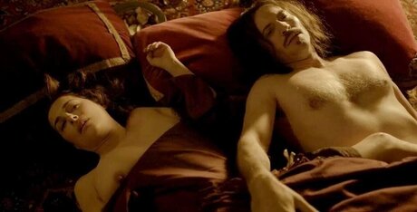 Versailles Fernsehserie naked star pics