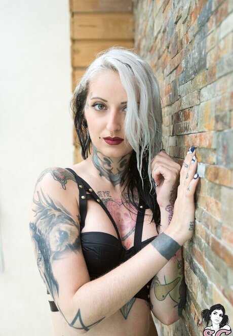 gladycesuicide model free images