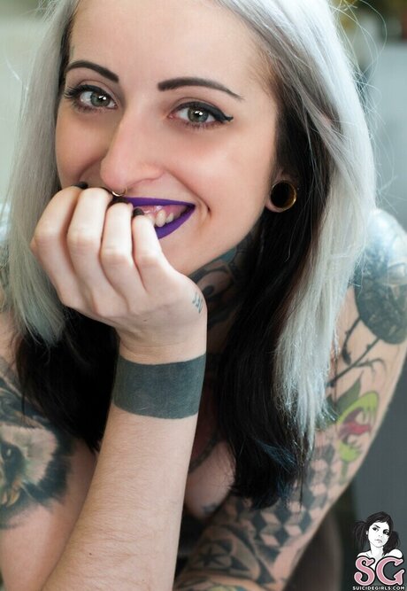 gladycesuicide beautiful pornstar image