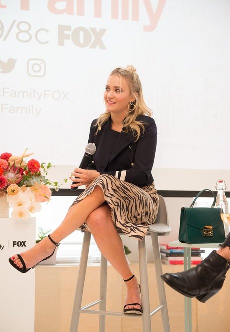 Emily Osment nice model picture